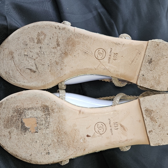 Chanel Camellia Thong Sandals Size 11 - Picture 9 of 11